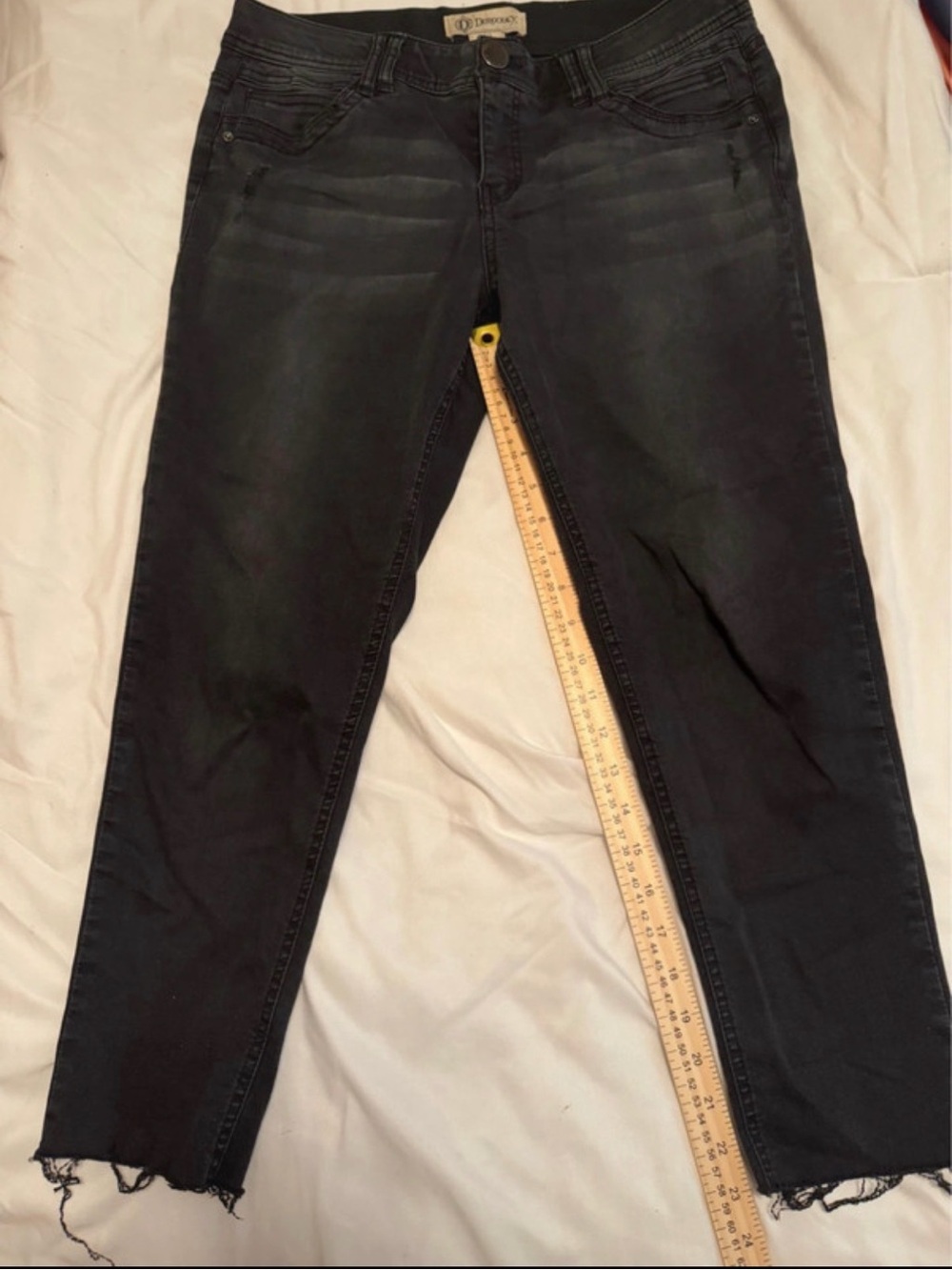 Democracy Black Ankle Cropped Jeans with Raw Hem